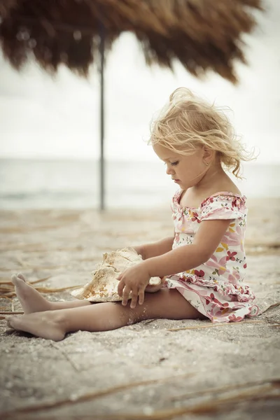 Two Half Years Old Girl Posing Sea Beach Giant Shell — Stock Photo, Image