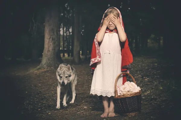Little Red Riding Hood Basket Food Met Wolf Deep Forest — Stock Photo, Image
