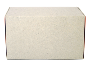 Saydam arkaplan png dosyasına izole edilmiş kapalı karton kutu