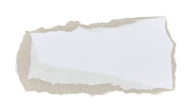 Beyaz arkaplanda yırtılmış beyaz kağıt