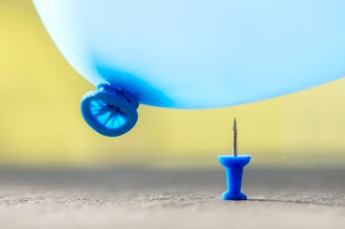 Kabarcık başparmak raptiyeniz ve balonunuz patlamak üzere