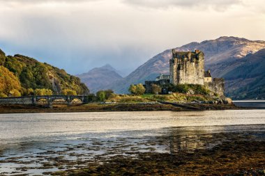 Eilean Donan Kalesi dağlık İskoçya İngiltere