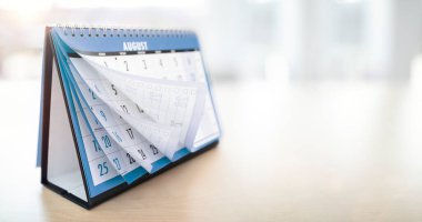 İş planlaması, takvim, randevu ve toplantı için ayları ve tarihleri gösteren takvim