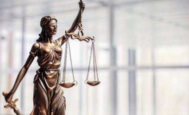 Adalet Heykeli 'nin hukuk ve hukuk kavramı ve adalet terazisi