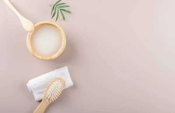 Hausgemachtes Kosmetisches Reiswasser Mit Zutaten Auf Beigem Hintergrund Gesunde Kosmetik — Stockfoto