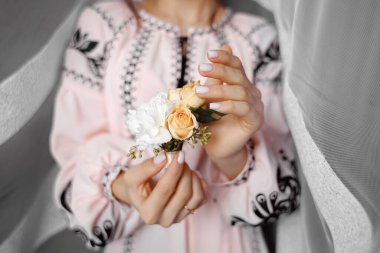 Düğün konsepti. Ulusal kostümlü etnik düğün.