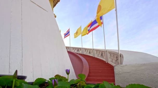 Row Thai National Buddhism Thai Royal Flags Spiral Staircase Red — Video Stock