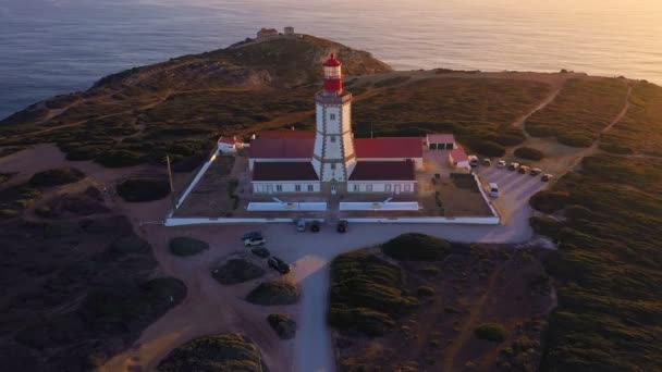 Günbatımında Cabo Espichel Veya Cape Espichel Deki Deniz Fenerinin Insansız — Stok video