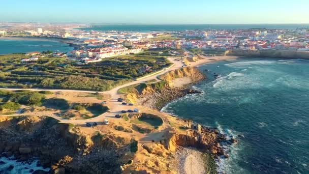 Dolly Cabo Revelando Drone Disparo Isla Peniche Ciudad Portugal Noche — Vídeos de Stock