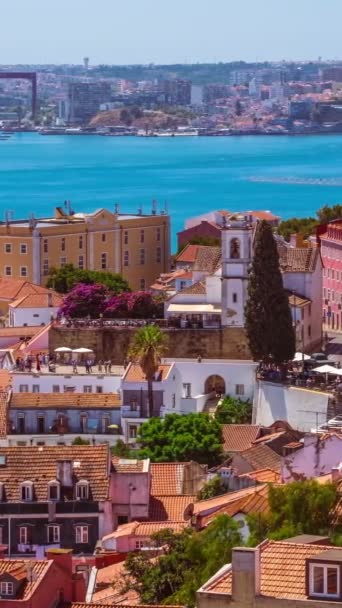 Piękny Materiał Lizbona Portugalia Turyści Tramwaje Pęd Pojazdów Wokół Kościoła — Wideo stockowe