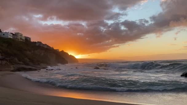 Αργή Κίνηση Βίντεο Από Κύματα Στο Ηλιοβασίλεμα Στο Pizzo Στην — Αρχείο Βίντεο