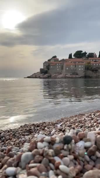 Inselstadt Sveti Stefan Zeitraffer Bei Sonnenuntergang Montenegro — Stockvideo