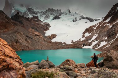 Laguna De Los Tres, Monte Fitz Roy, Torre y Poincenot, El Chalten, Patagonya, Arjantin güzel görünümü