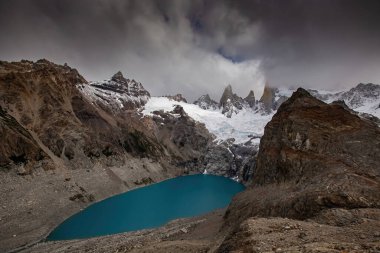 Laguna De Los Tres, Monte Fitz Roy, Torre y Poincenot, El Chalten, Patagonya, Arjantin güzel görünümü