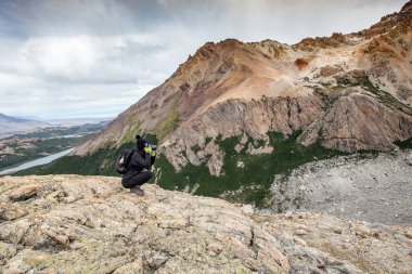 Dağların, Arjantin 'in, Patagonya' nın arka planındaki turist