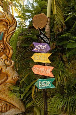 Meksika, Tulum sahilinde yön işaretleri