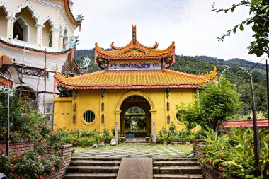 George Town, Penang, Malezya 'daki tipik Çin tapınağı. George Town, Penang, Malezya 'daki Kek Lok Si Budist Tapınağı