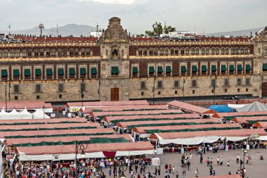 Meksika 'nın merkezindeki Zcalo Meydanı, Meksika' nın merkezindeki pazar.