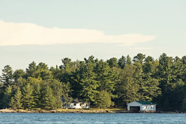 stock image Beautiful scenery of Thousand Islands National Park, house on the river, Ontario, Canada