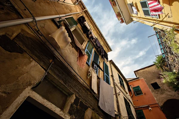 Traditional Italian Architecture Colorful Houses Narrow Street Vernazza Italian Riviera — Stock Photo, Image