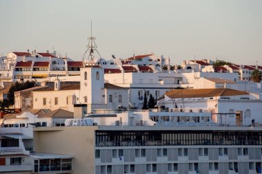 Geleneksel evler ve Albufeira Eski Kasabası, Algarve, Portekiz mimarisi