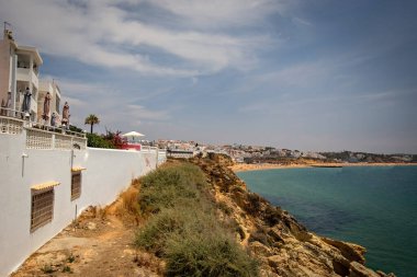 Albufeira plajı hava manzarası (Praia do Peneco), Güney Portekiz