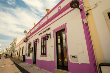 Geleneksel evler ve Albufeira Eski Kasabası, Algarve, Portekiz mimarisi