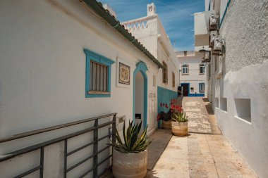 Geleneksel evler ve Albufeira Eski Kasabası, Algarve, Portekiz mimarisi