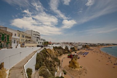 Albufeira plajı hava manzarası (Praia do Peneco), Güney Portekiz