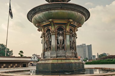 Malezya 'nın Kuala Lumpur kentindeki Merdeka Meydanı' nda Victoria Çeşmesi