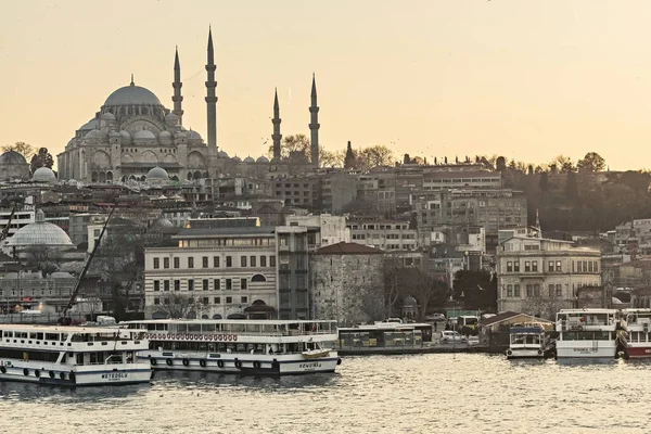 Solnedgång Utsikt Över Istanbul Sultanahmet Området Från Galatabron Turkiet — Stockfoto