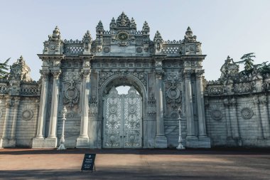 İstanbul Beşiktaş bölgesindeki Dolmobahce Sarayı 'nın dış detayları