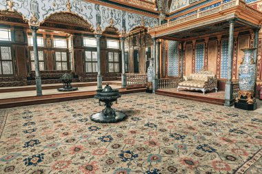 İstanbul Topkapı Müzesi 'ndeki Harem sarayının lüks iç ayrıntıları