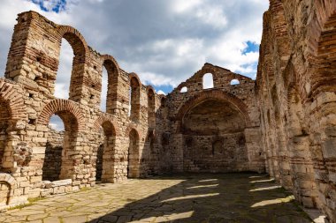 Bulgaristan 'ın Nessebar kentindeki Antik Tapınak Kompleksinin kalıntıları