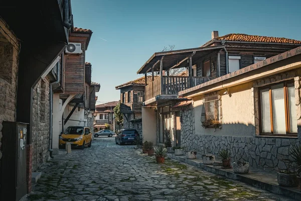 ネッセバー旧市街の通りの景色 ネッセバーの古い石や木造住宅 ユネスコ遺産 ブルガリア — ストック写真