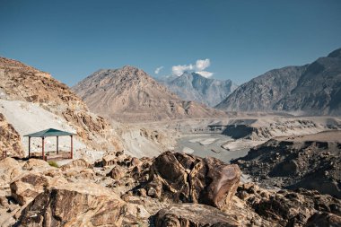 Pakistan 'da Himalayalar, Hindu Kush ve Karakoram' ın kesişme noktaları.