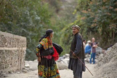 Kalaşlar, Pakistan 'ın sokaklarında.
