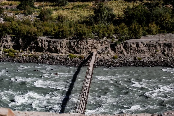 Chaprot Vadisi Ndeki Eski Ahşap Asma Köprü Karakoram Karayolu Pakistan — Stok fotoğraf