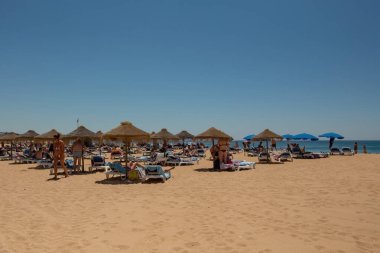 Albufeira plajı hava manzarası (Praia do Peneco), Güney Portekiz