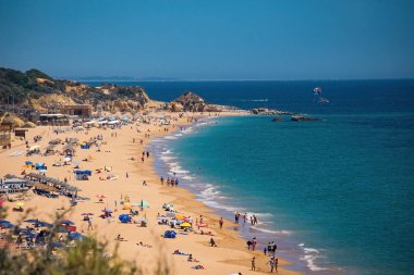 Albufeira plajı hava manzarası (Praia do Peneco), Güney Portekiz