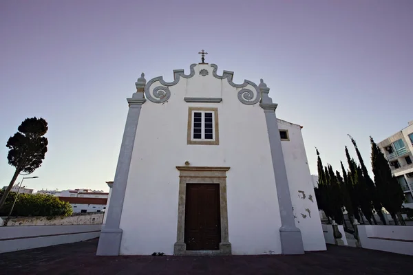 Λευκή Πορτογαλική Εκκλησία Στυλ Στην Albufeira Πορτογαλία — Φωτογραφία Αρχείου