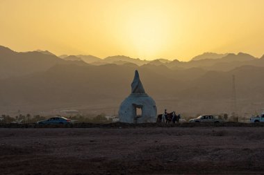 Lagoona sahilinde güzel bir gün batımı, Dahab, Mısır