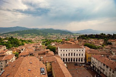 İtalya 'nın Bergamo kentindeki Citta Alta (Yukarı kasaba) hava manzarası