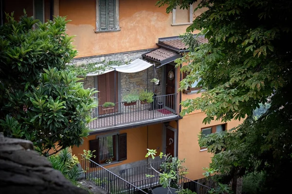 Architektura Historycznego Centrum Bergamo Tradycyjny Włoski Dom Górne Miasto Bergamo — Zdjęcie stockowe