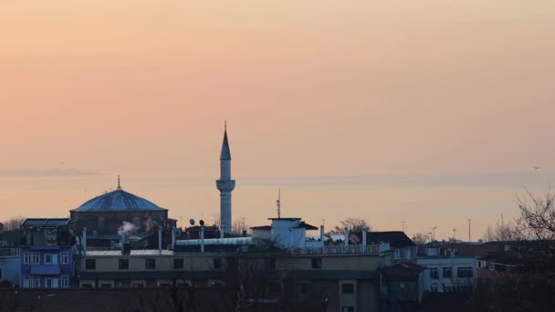 Όμορφο Ηλιοβασίλεμα Στην Περιοχή Φατίχ Της Κωνσταντινούπολης Τουρκία — Αρχείο Βίντεο