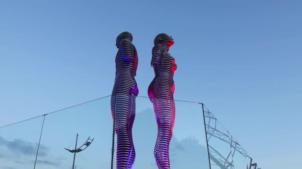 Статуя Алі Ніно Заході Сонця Батумі Джорджія — стокове відео