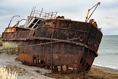 Amadeo Magellan sahil boğaz, paslı savaş gemisi enkazı, Tierra Del Fuego, Şili üzerinde denilen batık