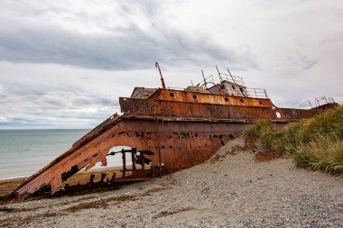 Amadeo Magellan sahil boğaz, paslı savaş gemisi enkazı, Tierra Del Fuego, Şili üzerinde denilen batık