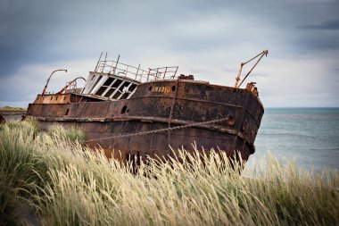 Amadeo Magellan sahil boğaz, paslı savaş gemisi enkazı, Tierra Del Fuego, Şili üzerinde denilen batık