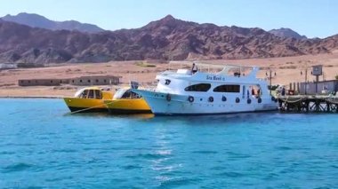Kızıl Deniz 'de dalış yatı, Dahab, Mısır